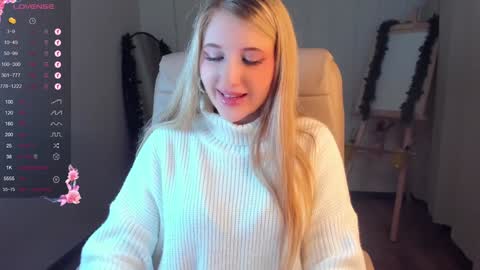 Snapshot of evacadooo chatting on 15, 12, 2024 Eva online show from 15, 12, 2024