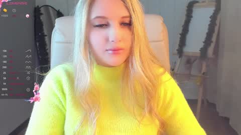 Snapshot of evacadooo chatting on 19, 12, 2024 Eva online show from 19, 12, 2024