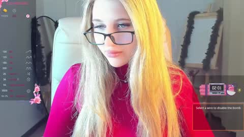 Snapshot of evacadooo chatting on 21, 12, 2024 Eva online show from 21, 12, 2024