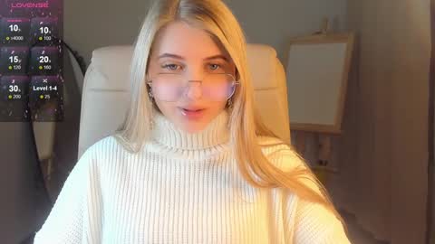 Snapshot of evacadooo chatting on 8, 1, 2025 Eva online show from 8, 1, 2025