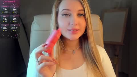 Snapshot of evacadooo chatting on 15, 1, 2025 Eva online show from 15, 1, 2025