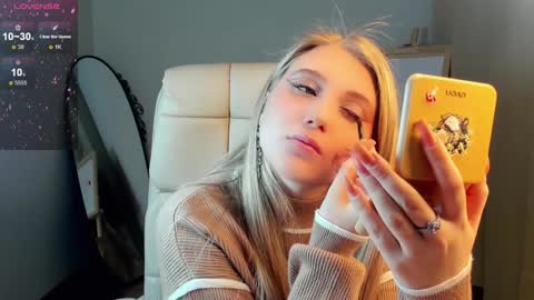 Snapshot of evacadooo chatting on 24, 1, 2025 Eva online show from 24, 1, 2025