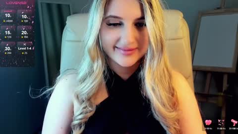 Snapshot of evacadooo chatting on 3, 2, 2025 Eva online show from 3, 2, 2025