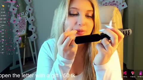 Snapshot of evacadooo chatting on 18, 2, 2025 Eva online show from 18, 2, 2025