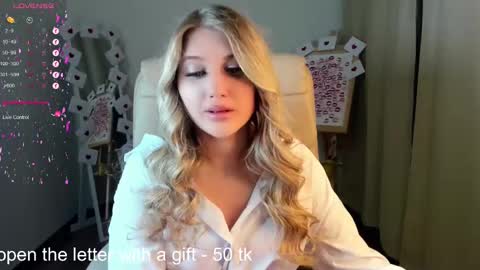 Snapshot of evacadooo chatting on 18, 2, 2025 Eva online show from 18, 2, 2025