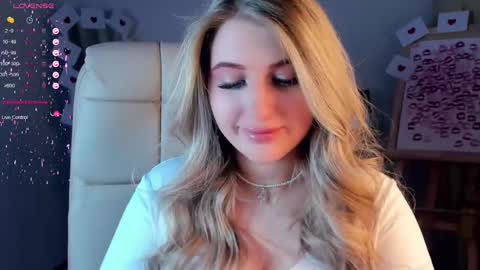 Snapshot of evacadooo chatting on 24, 2, 2025 Eva online show from 24, 2, 2025