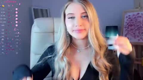 Snapshot of evacadooo chatting on 25, 2, 2025 Eva online show from 25, 2, 2025