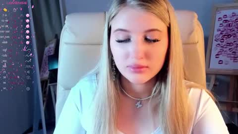 Snapshot of evacadooo chatting on 28, 2, 2025 Eva online show from 28, 2, 2025