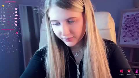 Snapshot of evacadooo chatting on 1, 3, 2025 Eva online show from 1, 3, 2025