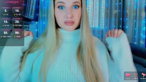 Snapshot of evacadooo chatting on 4, 10, 2025 Eva online show from 4, 10, 2025