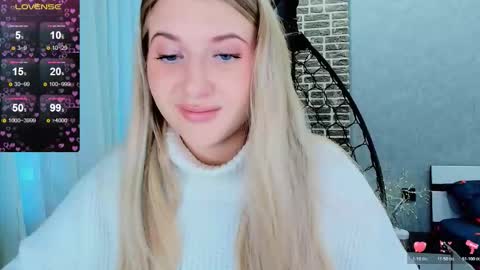 Snapshot of evacadooo chatting on 30, 10, 2025 Eva online show from 30, 10, 2025