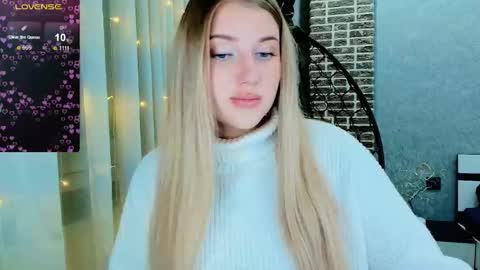 Snapshot of evacadooo chatting on 29, 11, 2025 Eva online show from 29, 11, 2025