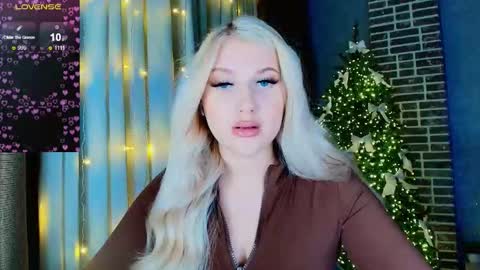 Snapshot of evacadooo chatting on 20, 12, 2025 Eva online show from 20, 12, 2025