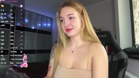 Snapshot of evacarter1 chatting on 18, 11, 2025 evacarter1 online show from 18, 11, 2025