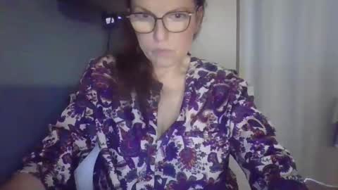 evaglad online show from 8, 10, 2025