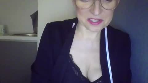 evaglad online show from 19, 10, 2025