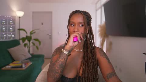 evajacksss_ online show from 2, 2, 2025