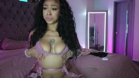 Snapshot of evajonez chatting on 14, 11, 2025 Eva online show from 14, 11, 2025