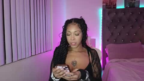 Snapshot of evajonez chatting on 21, 11, 2025 Eva online show from 21, 11, 2025