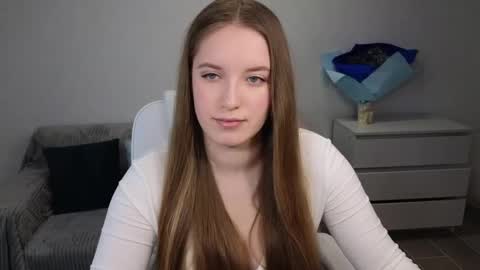 Snapshot of evajuly chatting on 5, 1, 2025 Eva online show from 5, 1, 2025