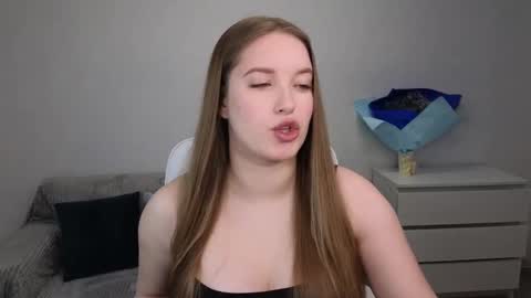 Snapshot of evajuly chatting on 9, 1, 2025 Eva online show from 9, 1, 2025