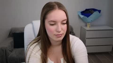 Snapshot of evajuly chatting on 5, 2, 2025 Eva online show from 5, 2, 2025