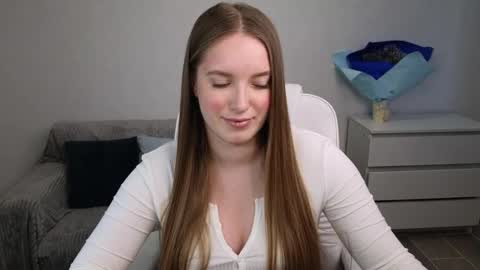 Snapshot of evajuly chatting on 8, 2, 2025 Eva online show from 8, 2, 2025