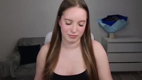 Snapshot of evajuly chatting on 8, 3, 2025 Eva online show from 8, 3, 2025