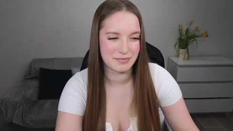 Snapshot of evajuly chatting on 10, 3, 2025 Eva online show from 10, 3, 2025