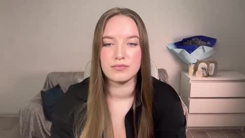 Snapshot of evajuly chatting on 10, 9, 2025 Eva online show from 10, 9, 2025