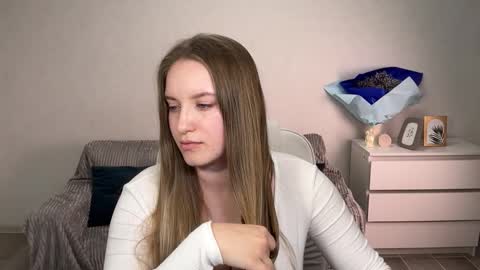 Snapshot of evajuly chatting on 14, 9, 2025 Eva online show from 14, 9, 2025