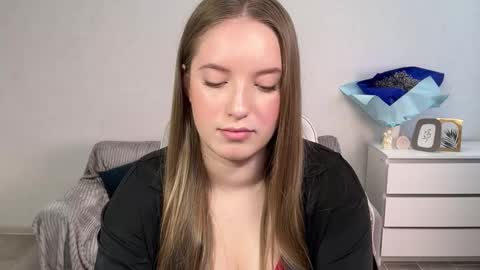 Snapshot of evajuly chatting on 21, 9, 2025 Eva online show from 21, 9, 2025