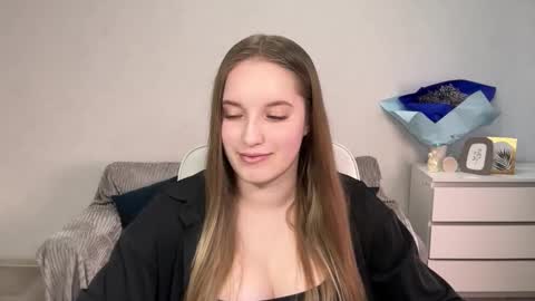 Snapshot of evajuly chatting on 24, 9, 2025 Eva online show from 24, 9, 2025
