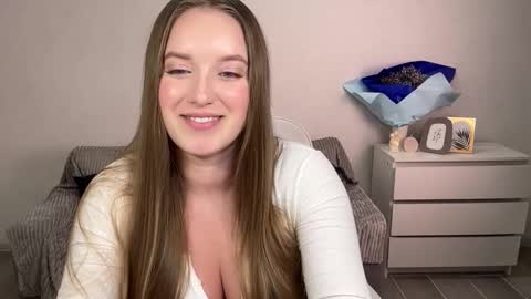 Snapshot of evajuly chatting on 8, 10, 2025 Eva online show from 8, 10, 2025