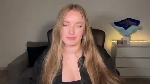 Snapshot of evajuly chatting on 14, 6, 2026 Eva online show from 14, 6, 2026