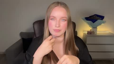 Snapshot of evajuly chatting on 21, 6, 2026 Eva online show from 21, 6, 2026