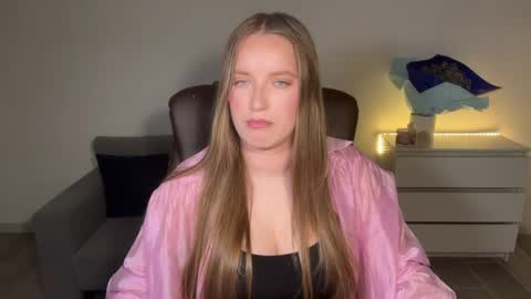 Snapshot of evajuly chatting on 7, 7, 2026 Eva online show from 7, 7, 2026