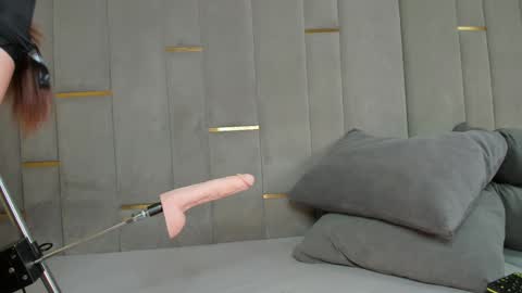 Snapshot of evalims chatting on 5, 11, 2025 EVA online show from 5, 11, 2025