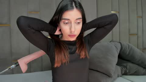 Snapshot of evalims chatting on 26, 11, 2025 EVA online show from 26, 11, 2025