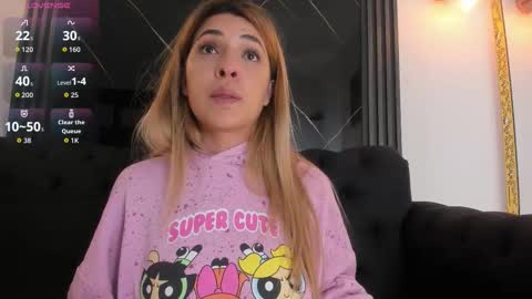 Snapshot of evaloviaa_ chatting on 30, 10, 2025 Eva online show from 30, 10, 2025