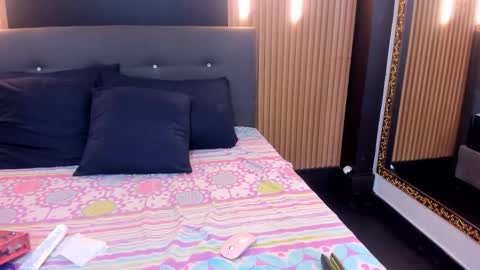 Snapshot of evaloviaa_ chatting on 5, 12, 2025 Eva online show from 5, 12, 2025