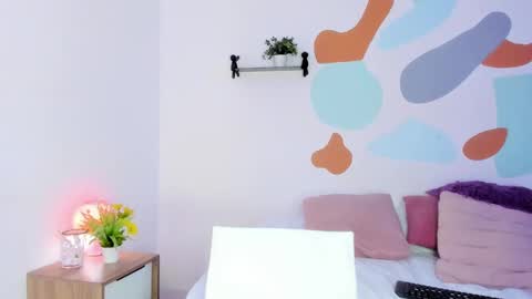 Snapshot of evalunna__ chatting on 22, 2, 2025 Eva Luna online show from 22, 2, 2025