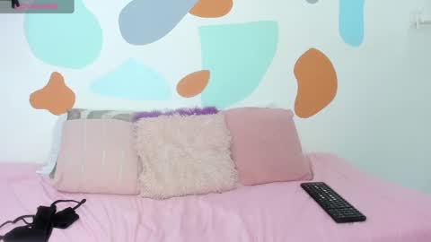 Snapshot of evalunna__ chatting on 24, 2, 2025 Eva Luna online show from 24, 2, 2025