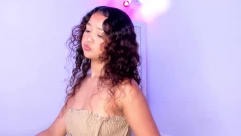 Snapshot of evalunna__ chatting on 9, 3, 2025 Eva Luna online show from 9, 3, 2025