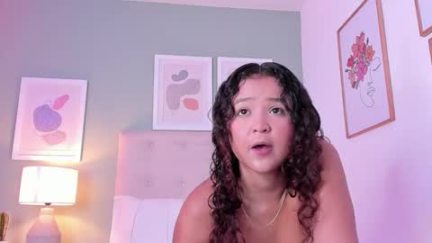 Snapshot of evalunna__ chatting on 10, 10, 2025 Eva Luna online show from 10, 10, 2025