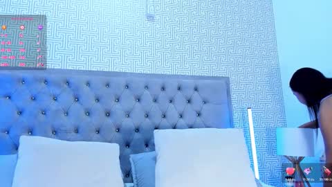 Snapshot of evalunna__ chatting on 8, 11, 2025 Eva Luna online show from 8, 11, 2025