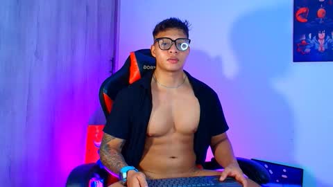 EVAN GREY online show from 4, 11, 2025