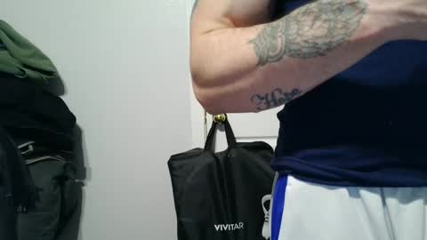 Snapshot of evancage chatting on 5, 1, 2025 evan cage online show from 5, 1, 2025