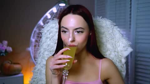 Eva  online show from 2, 11, 2025