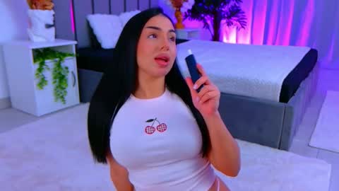 Snapshot of evanew_ chatting on 23, 4, 2026 Eva online show from 23, 4, 2026